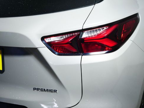 Used 2022 Chevrolet Blazer Premier image 17