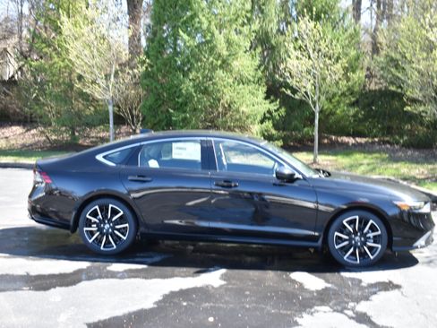 New 2026 Honda Accord Touring image 9