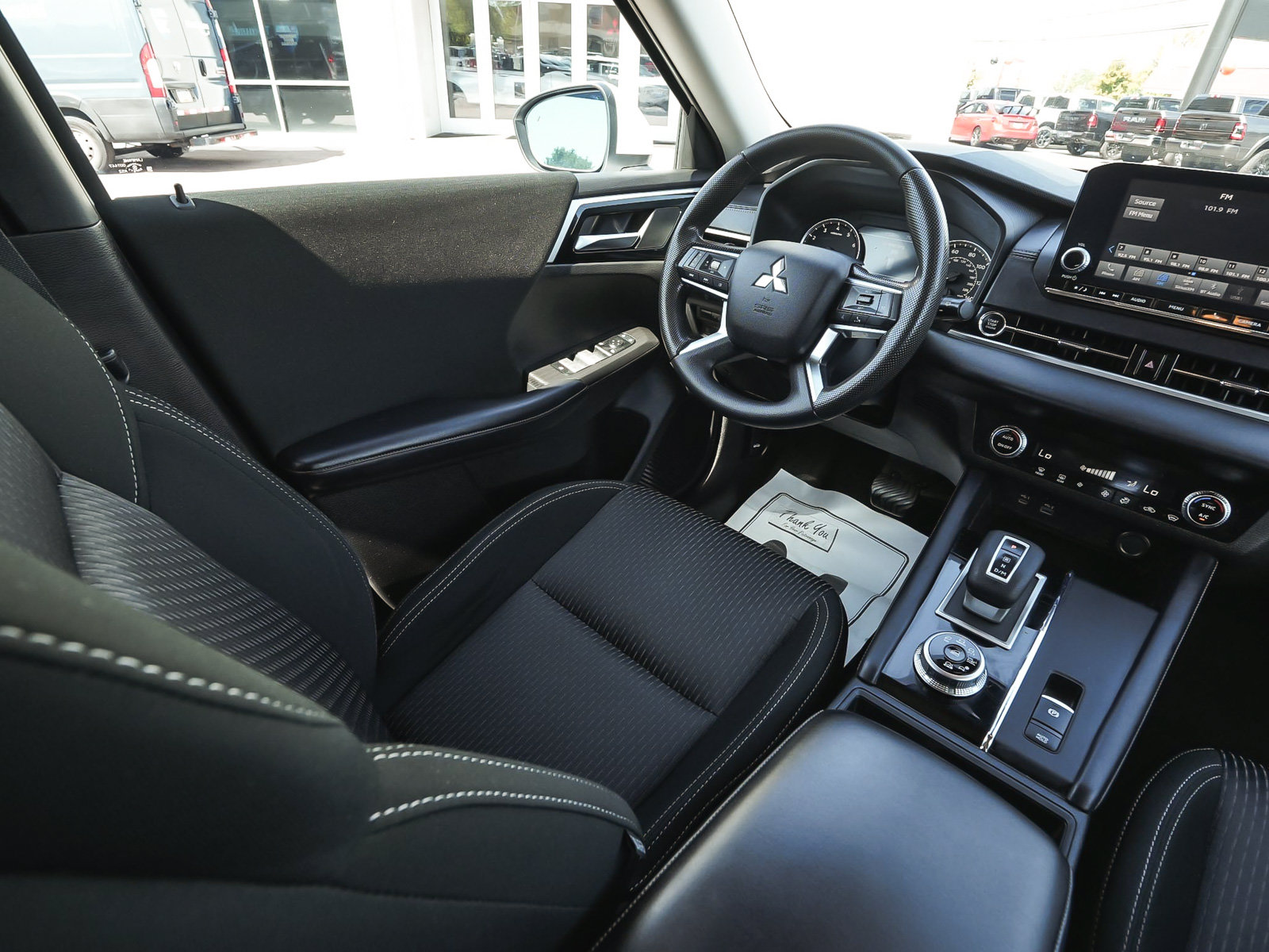 Used 2023 Mitsubishi Outlander ES AWD/4WD image 45