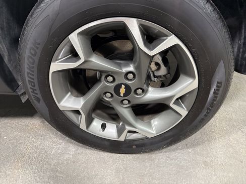 Used 2025 Chevrolet Trax LT w/ LT Convenience Package FWD image 37