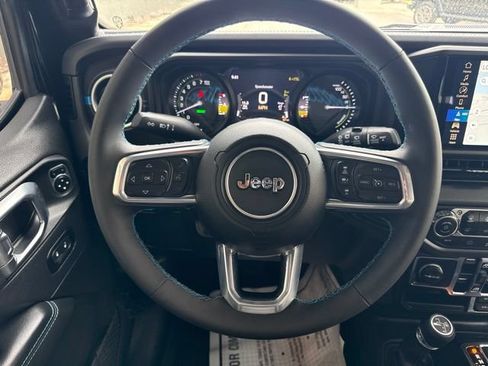 Used 2024 Jeep Wrangler High Altitude AWD/4WD image 18