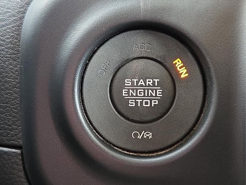 Used 2022 Jeep Wrangler Unlimited Sport image 19