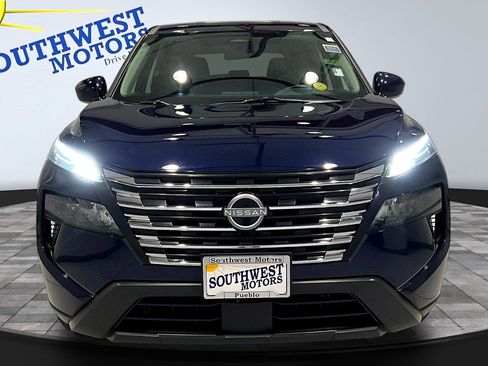 Used 2025 Nissan Rogue SV AWD/4WD image 2
