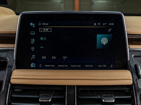 Used 2023 Chevrolet Suburban Premier w/ Premium Package image 25