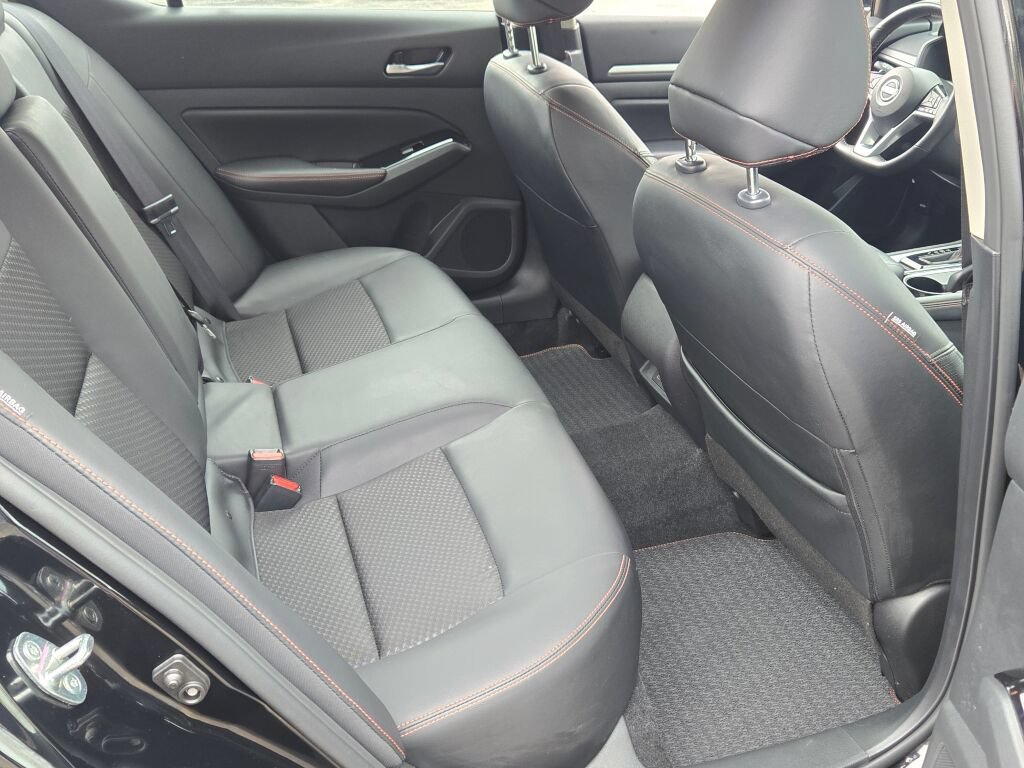 Used 2025 Nissan Altima 2.5 SR AWD/4WD image 10