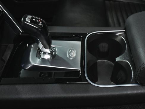 Used 2023 Land Rover Discovery Sport SE image 42