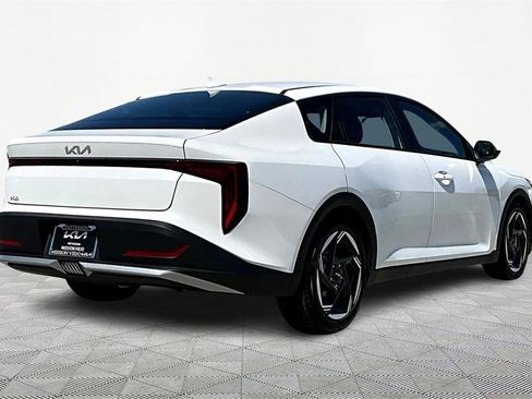 Certified 2025 Kia K4 EX image 2