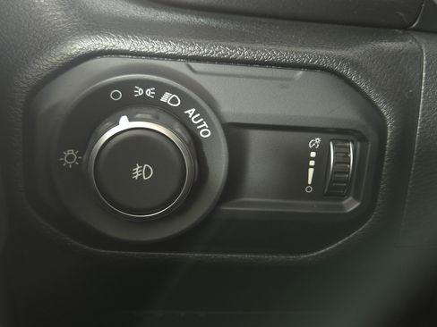 Used 2023 Jeep Wrangler Unlimited Sport AWD/4WD image 26