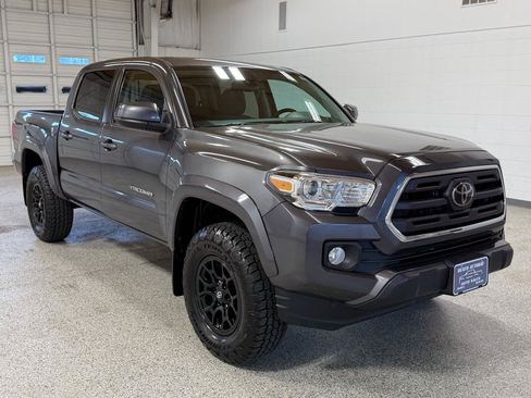 Used 2019 Toyota Tacoma SR5 AWD/4WD image 6