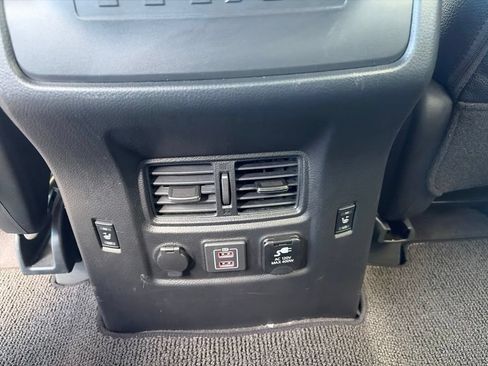 Used 2021 Nissan Titan PRO-4X w/ Pro-4x Convenience Package AWD/4WD image 14