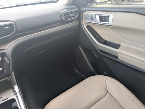 Used 2021 Ford Explorer Limited w/ Equipment Group 301A image 21