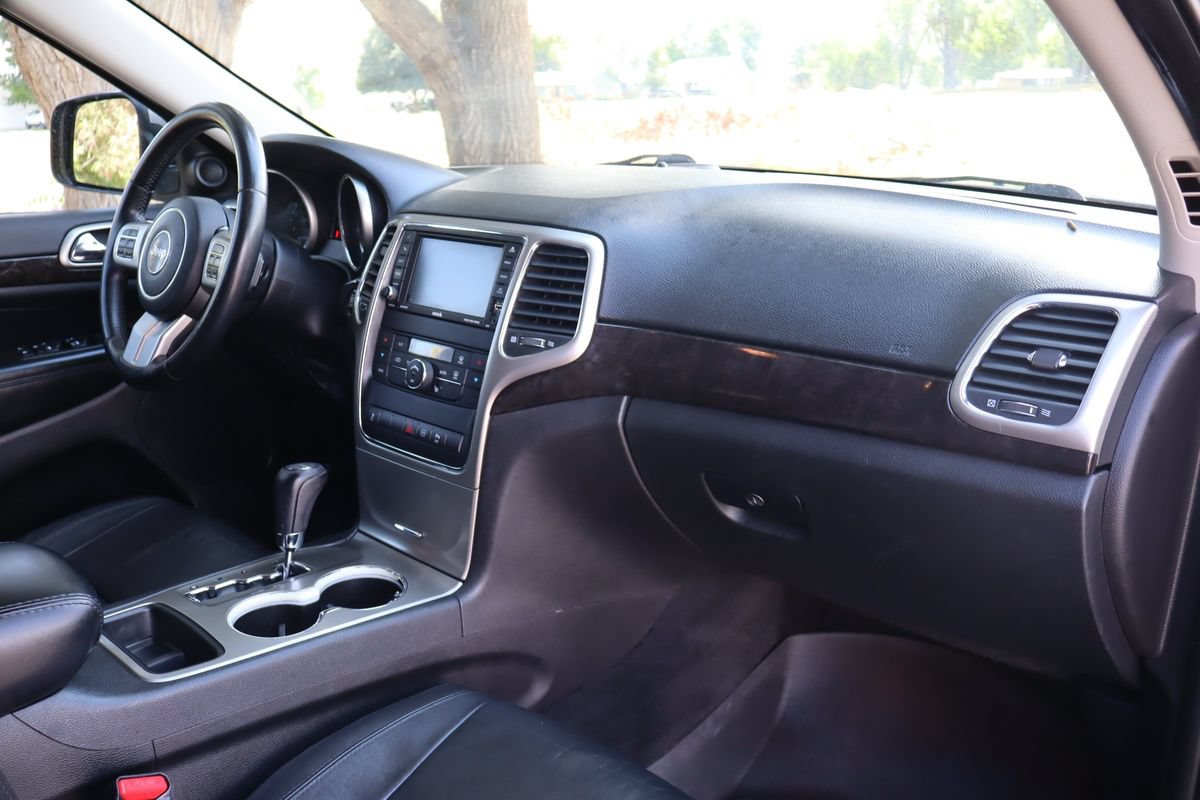 Used 2012 Jeep Grand Cherokee Laredo AWD/4WD image 17