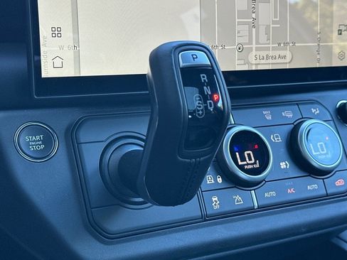 New 2026 Land Rover Defender 110 X-Dynamic SE image 27