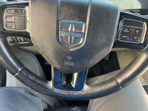 Used 2017 Dodge Grand Caravan SXT FWD image 14