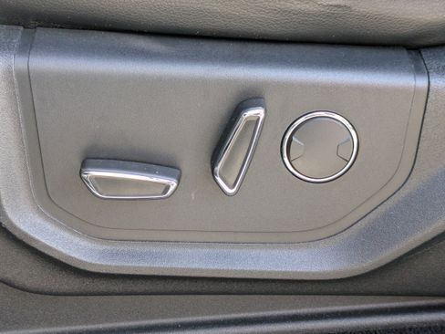 Used 2019 Ford F250 Lariat w/ Chrome Package image 21