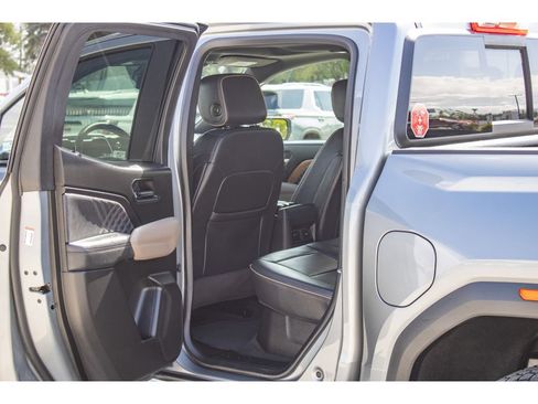 Used 2024 GMC Canyon Denali AWD/4WD image 14