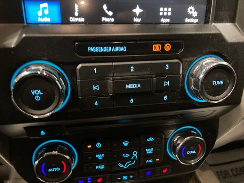 Used 2017 Ford F250 Lariat w/ Lariat Value Package AWD/4WD image 31