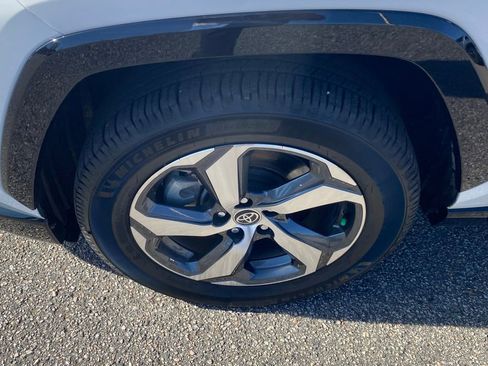 Used 2021 Toyota RAV4 SE image 21