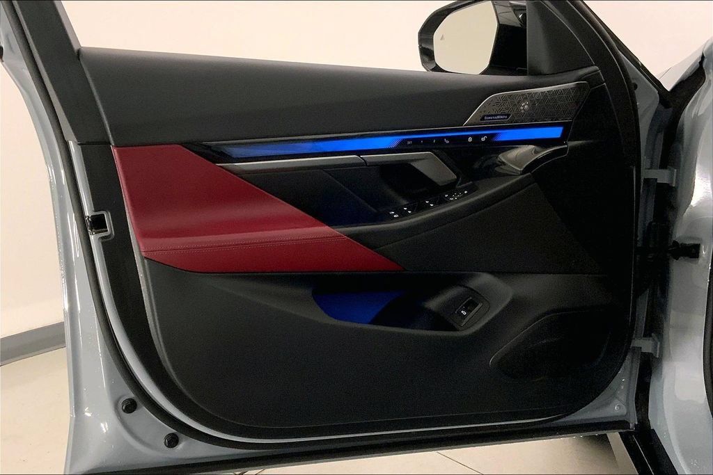 Used 2025 BMW i5 M60 AWD/4WD image 24