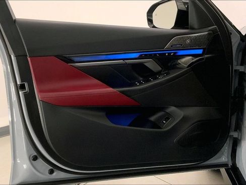 Certified 2025 BMW i5 M60 AWD/4WD image 24