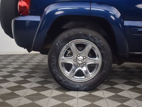Used 2004 Jeep Liberty Limited w/ 17" Chrome Wheel & Tire Group AWD/4WD image 28