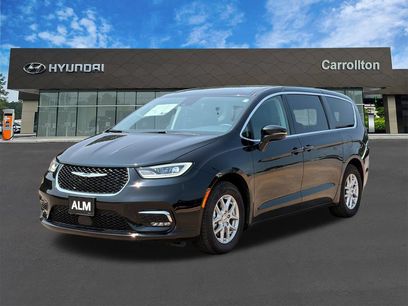 Used 2024 Chrysler Pacifica Touring-L