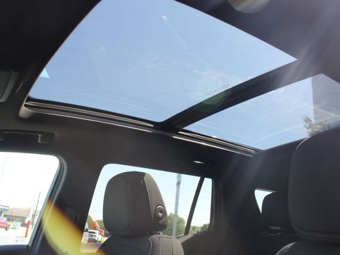 New 2026 Chevrolet Equinox LT w/ Midnight Edition FWD image 10