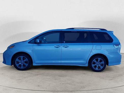 Used 2019 Toyota Sienna SE Premium image 2