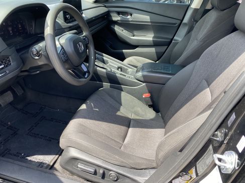 Used 2023 Honda Accord EX image 12