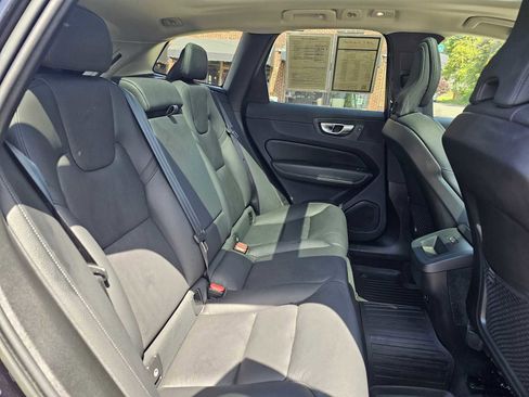 Used 2023 Volvo XC60 B5 Plus w/ Climate Package AWD/4WD image 14