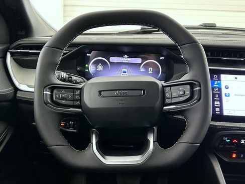 New 2026 Jeep Cherokee Laredo image 11