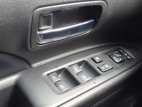 Used 2019 Mitsubishi Outlander SEL AWD/4WD image 39