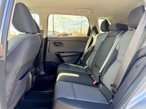 Used 2021 Nissan Rogue S image 11