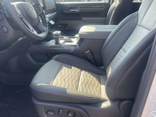 New 2026 Chevrolet Silverado 1500 ZR2 w/ Dark Appearance Package AWD/4WD image 10
