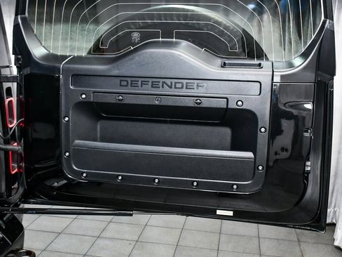 Used 2024 Land Rover Defender 130 X image 59