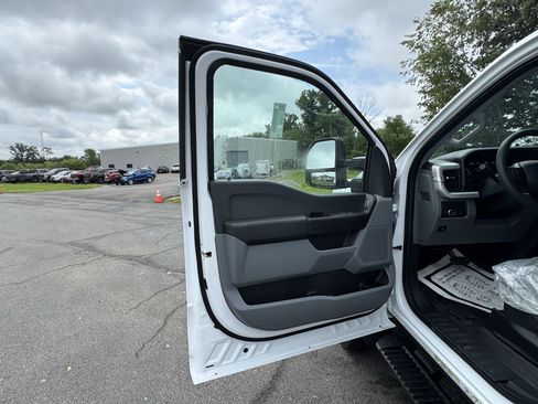 New 2025 Ford F450 XL w/ XL Chrome Package image 13