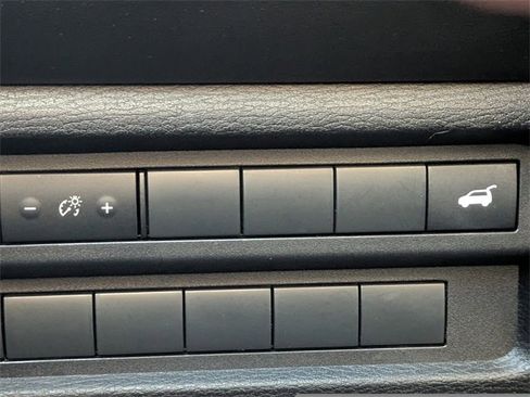 Used 2022 Mitsubishi Outlander SE image 25