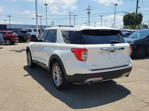Used 2022 Ford Explorer Limited w/ Equipment Group 301A AWD/4WD image 3