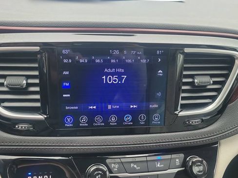 Used 2017 Chrysler Pacifica Limited w/ UConnect Theater Package FWD image 17