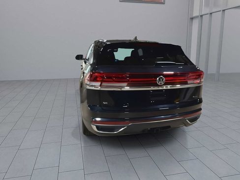 Used 2026 Volkswagen Atlas Cross Sport SE w/ Panoramic Sunroof Package AWD/4WD image 7