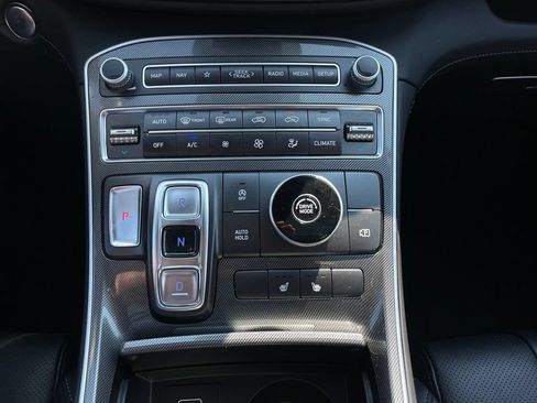Used 2023 Hyundai Santa Fe SEL w/ Premium Package FWD image 19