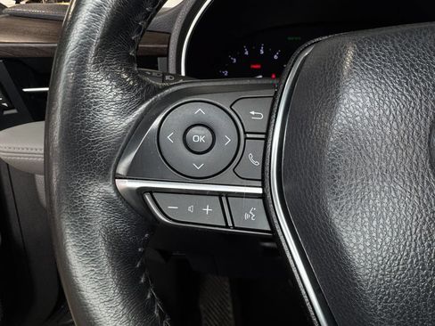 Used 2019 Toyota Avalon XLE w/ Moonroof Package FWD image 16