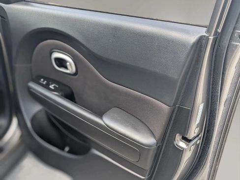 Used 2017 Kia Soul FWD image 26