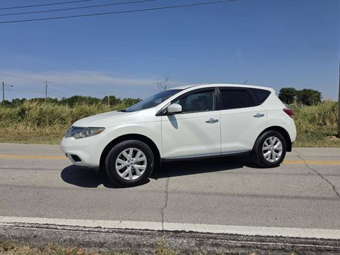 Used 2011 Nissan Murano S FWD image 2
