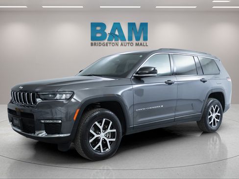 Used 2024 Jeep Grand Cherokee L Limited AWD/4WD image 3