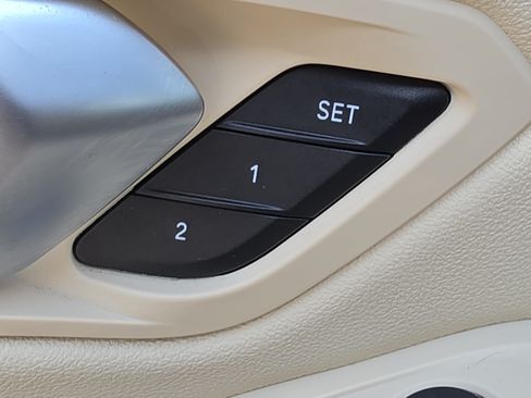 Used 2025 BMW 330i Sedan RWD image 11