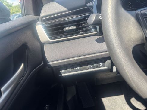 Used 2025 Toyota Camry LE image 33