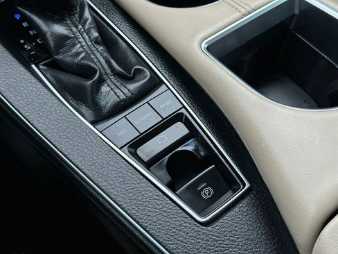 Used 2019 Toyota Avalon XLE w/ Moonroof Package image 35