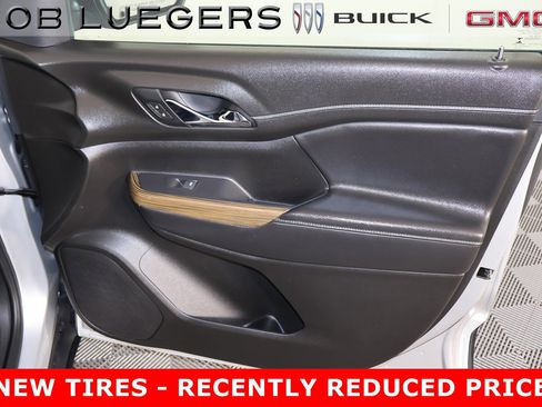 Used 2019 GMC Acadia SLE image 17