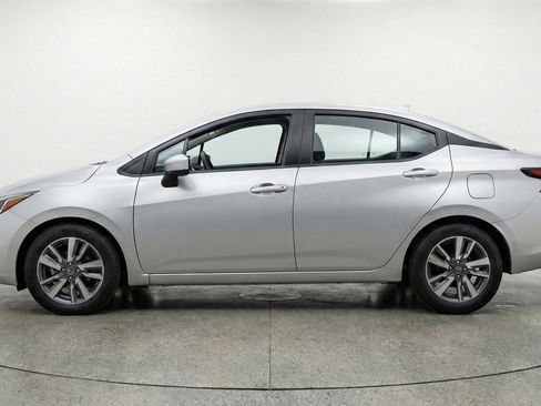 Used 2025 Nissan Versa SV FWD image 5